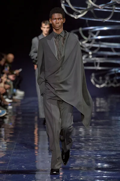 Look 49